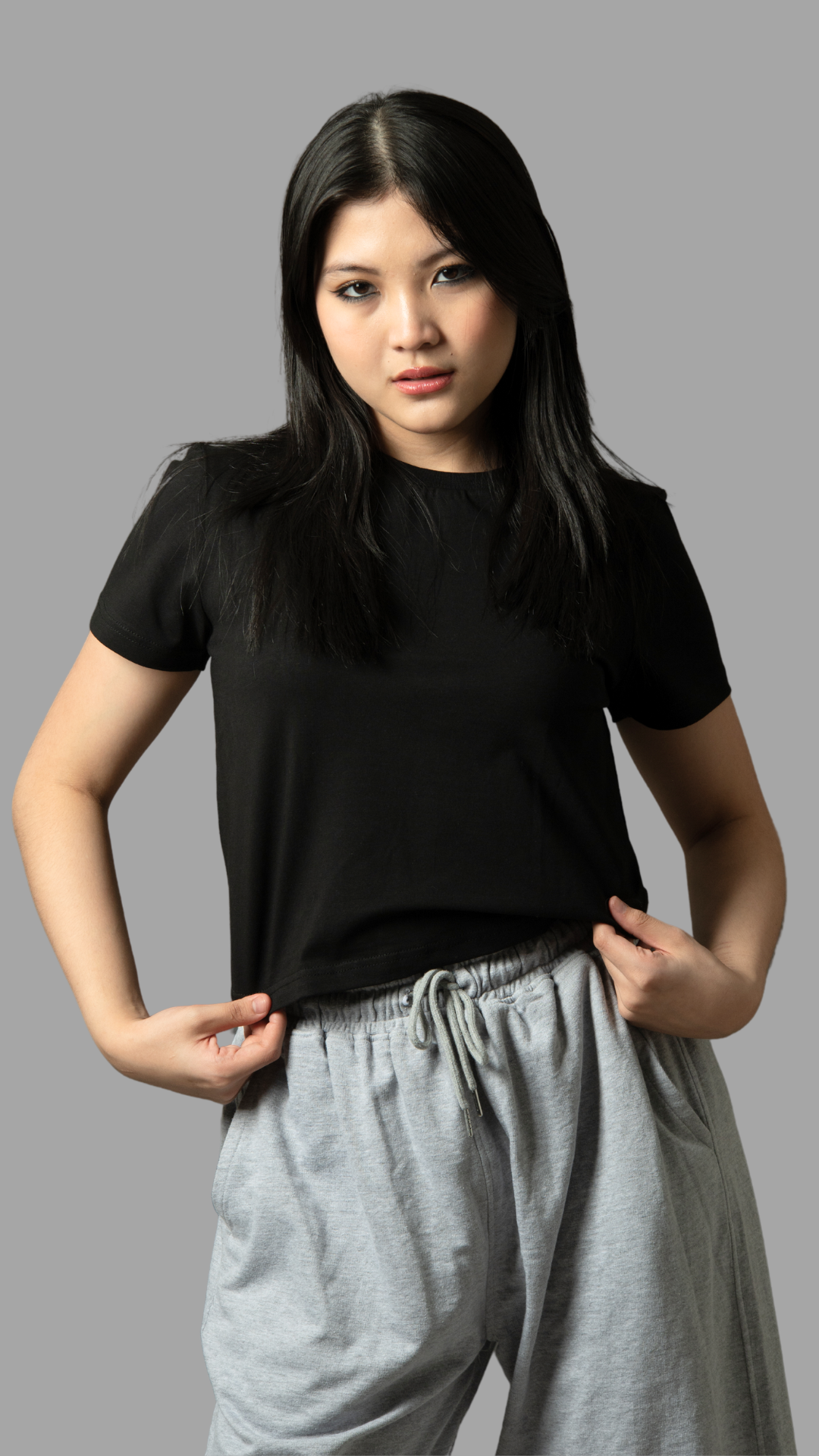 Dubai Dusk Croptop Tee - Embrace Elegance in Black