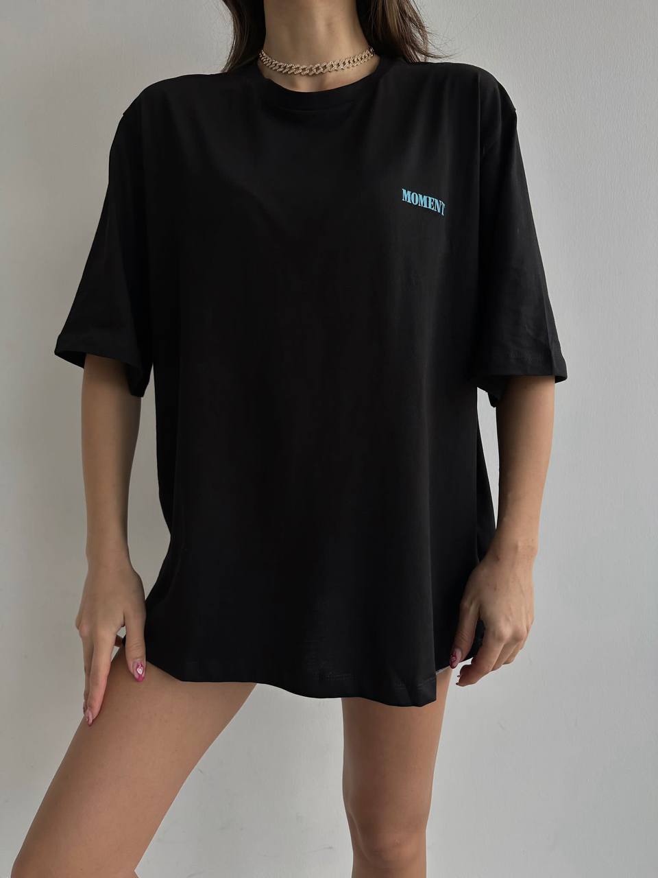 MOMENT - DUBAI OVERSIZED TEE IN BLACK