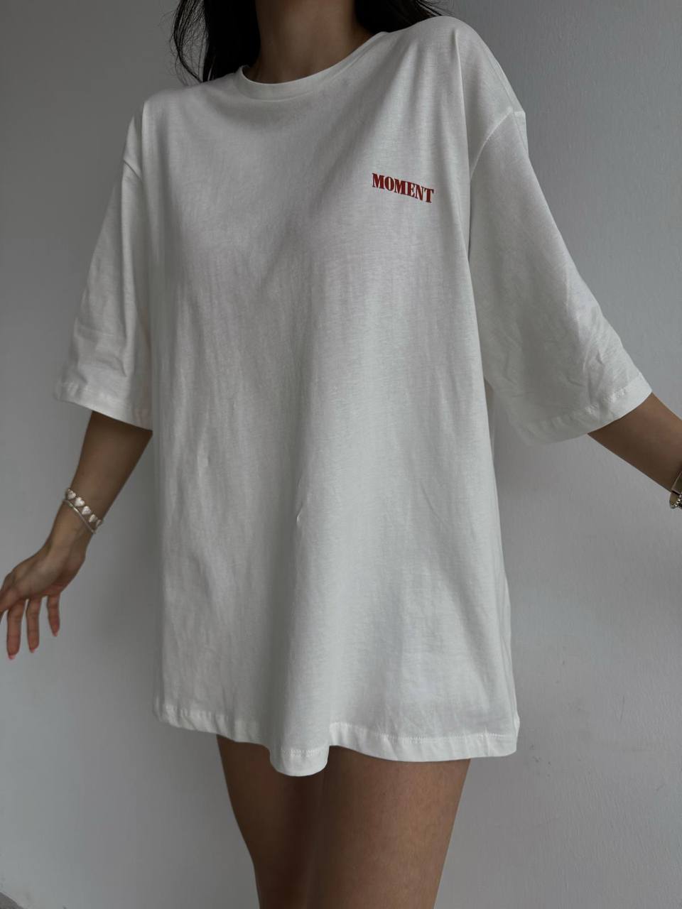 MOMENT - DUBAI OVERSIZED TEE IN WHITE